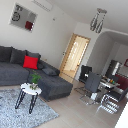Апартаменты Apartman Bozic Каштель-Штафилич Экстерьер фото